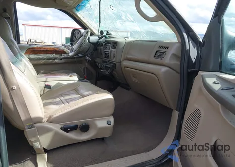 2000 Ford Excursion Limited из США, поврежденный, VIN 1FMSU43F2YED92221